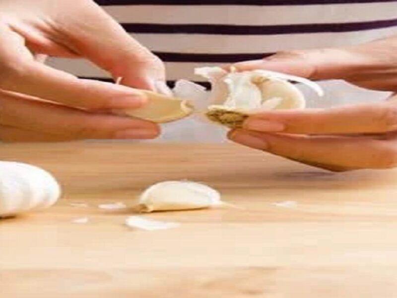 peeling garlic