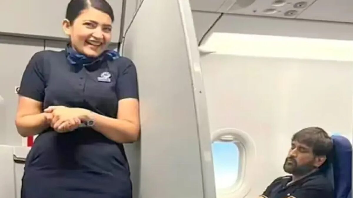 Airhostess Secretly made video of Dhoni