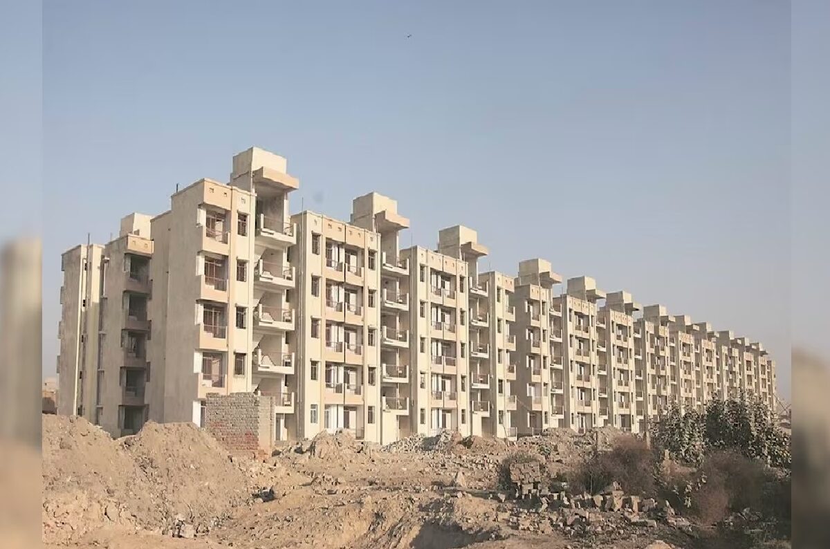 Delhi Flat In Low Price