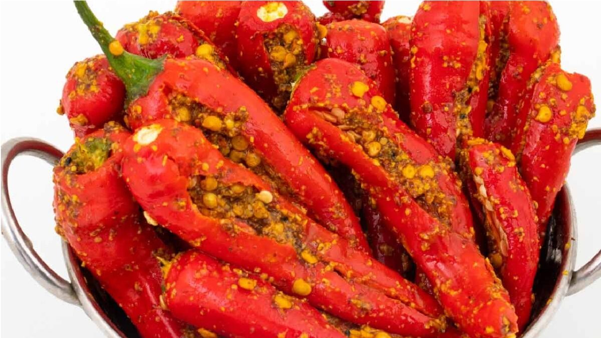 Besani Lal Mirchi Recipe