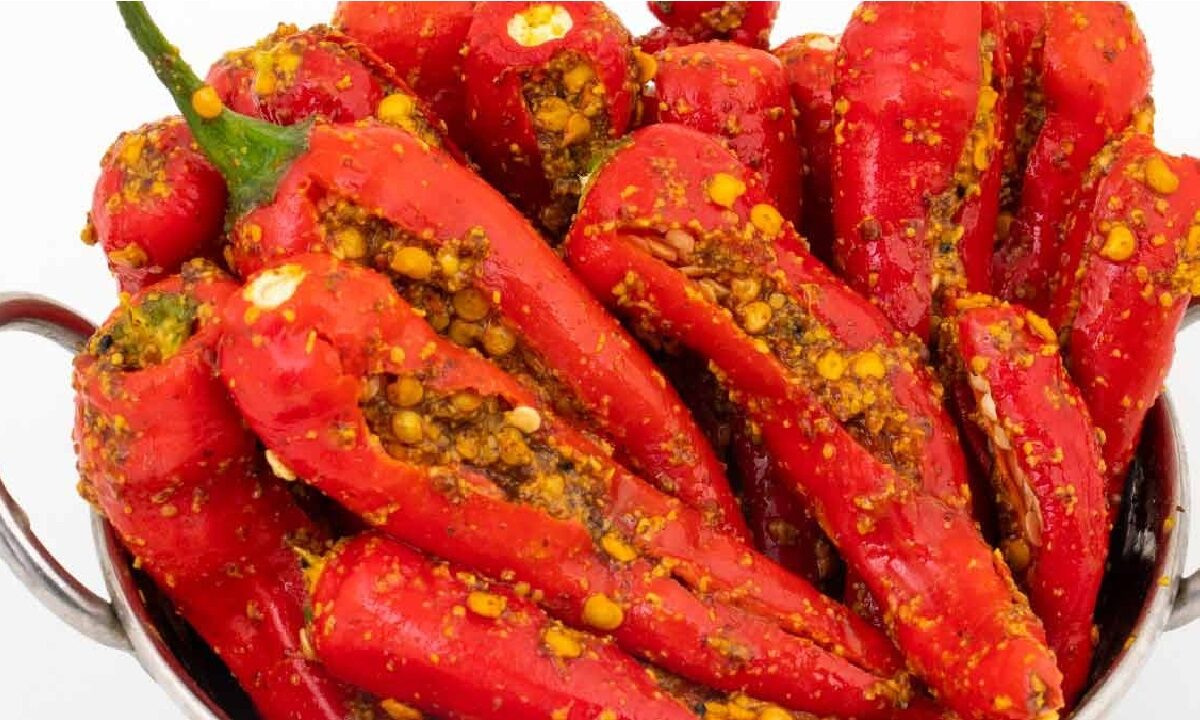 Besani Lal Mirchi Recipe