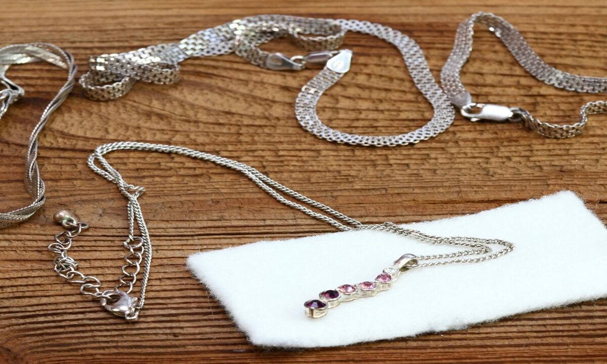 Clean silver jewelery