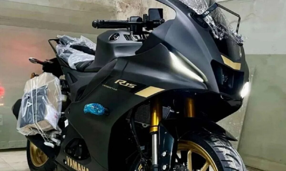 Yamaha R15