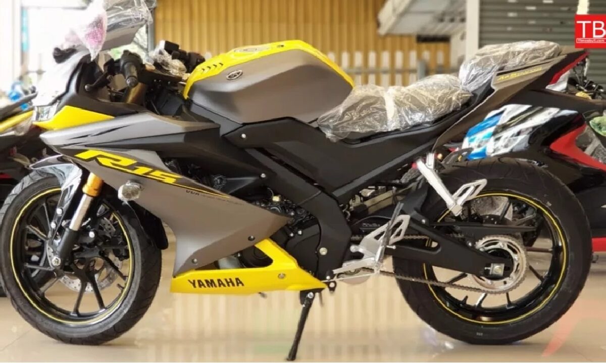 Yamaha R15 Bike