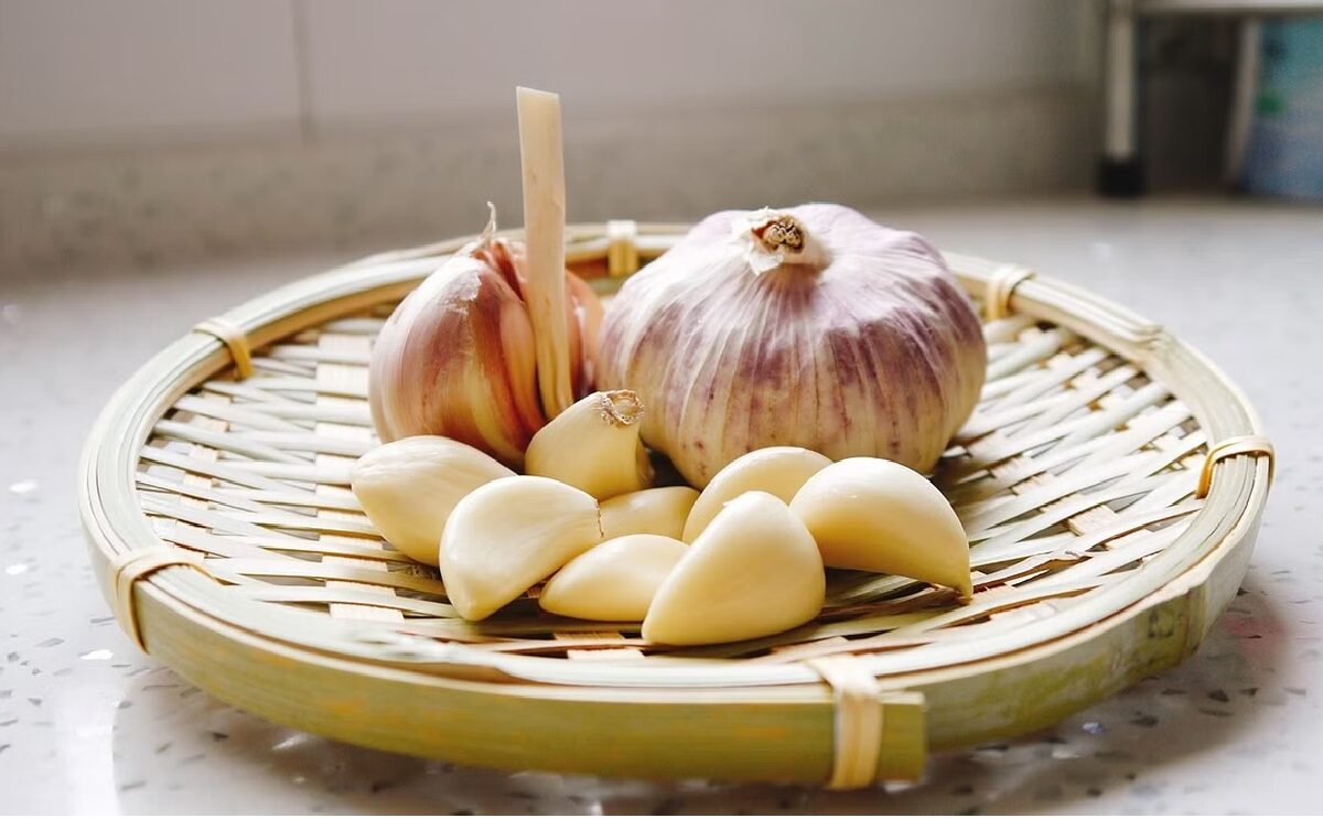 Benefits Of Consuming Garlic