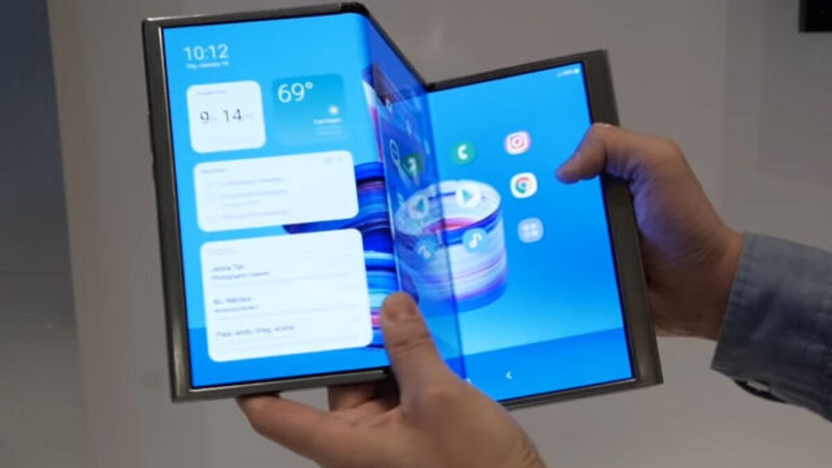 Samsung Foldable Tablet and Laptop