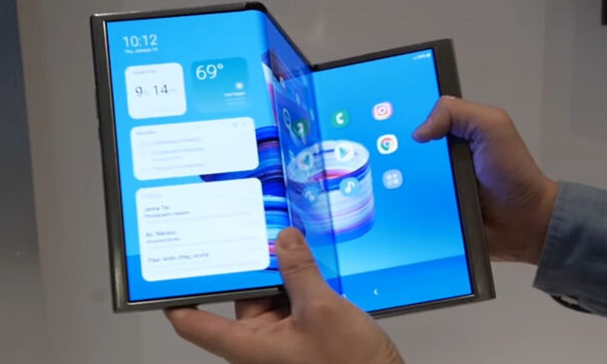 Samsung Foldable Tablet and Laptop