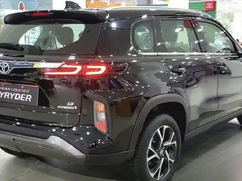 Toyota Hyryder Mini Fortuner