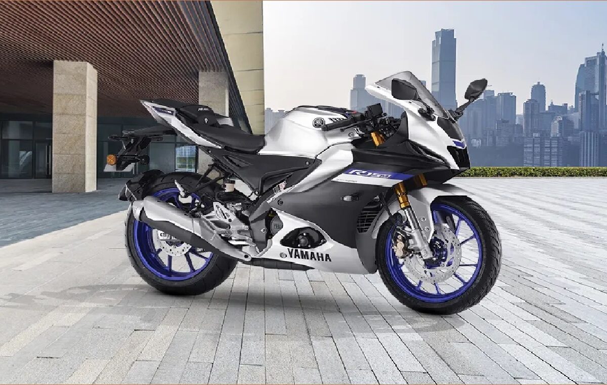 Yamaha R15M