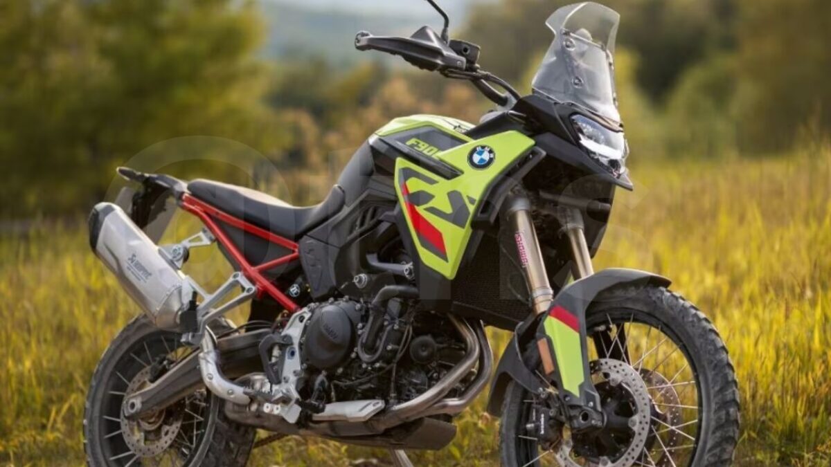 BMW F 900 GS bike