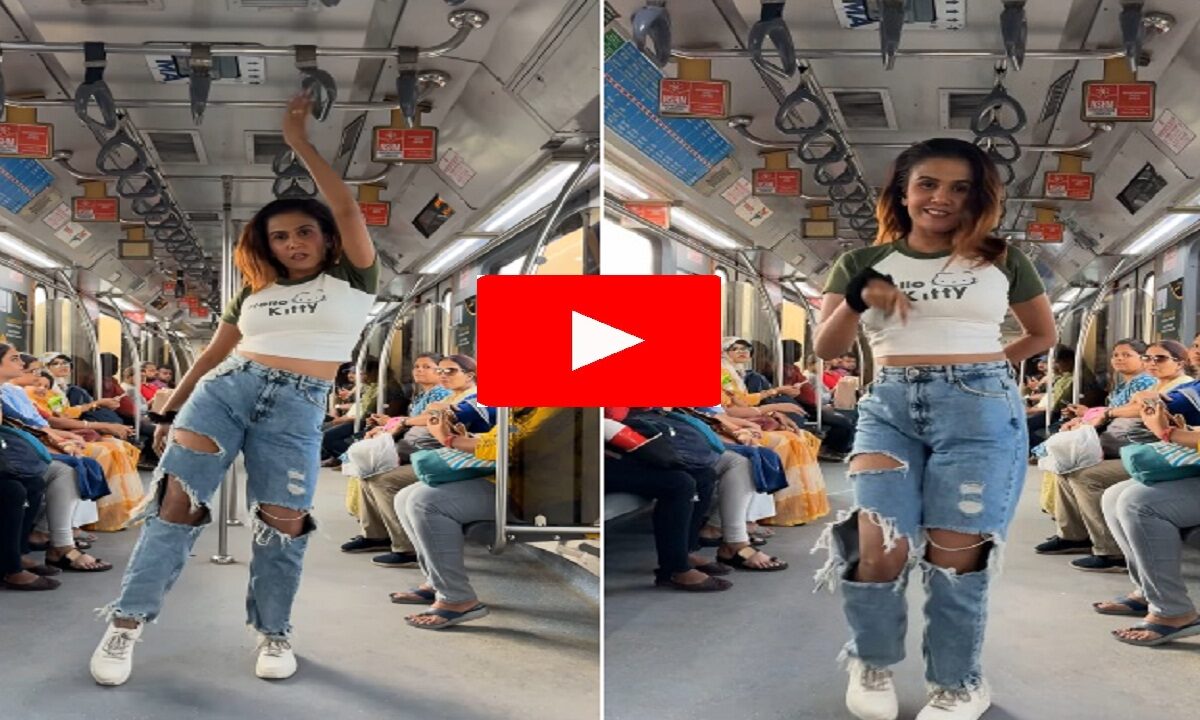 dance in metro on Aaj Ki Raat