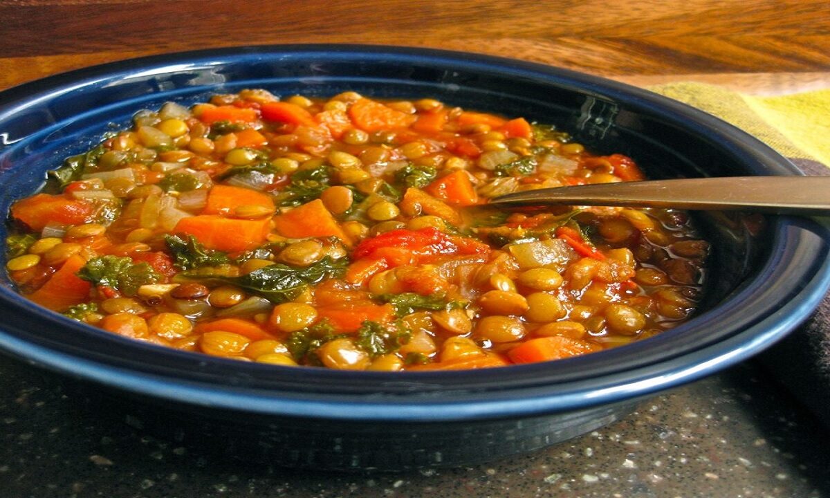 Make lentil soup in winter