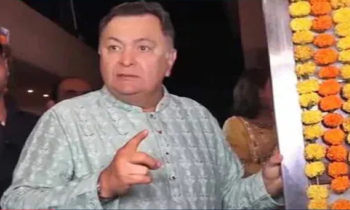 Rishi Kapoor shouted at paparazzi